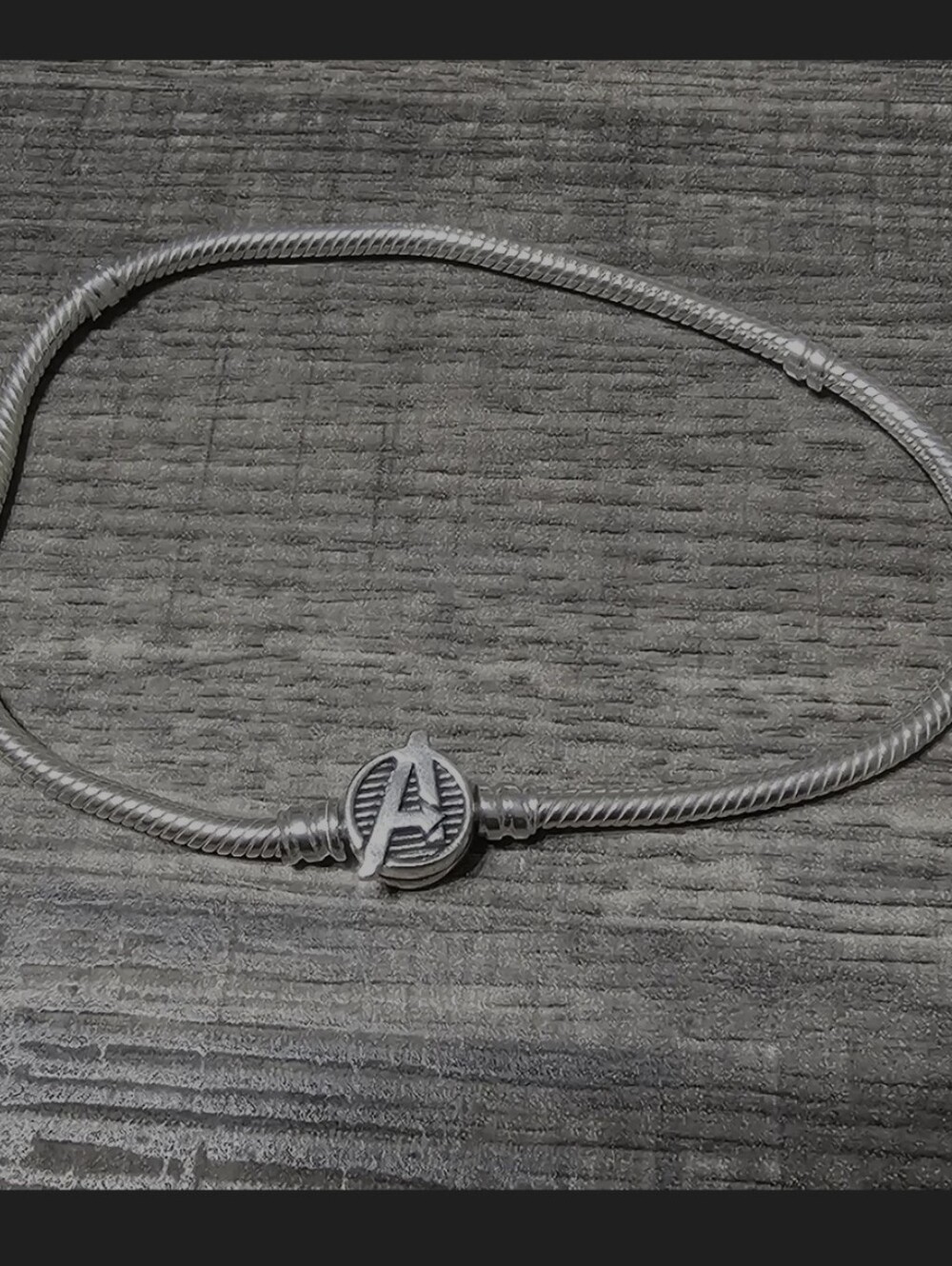 Authentic Pandora Moments Marvel The Avengers Logo Clasp Snake Chain Bracelet
